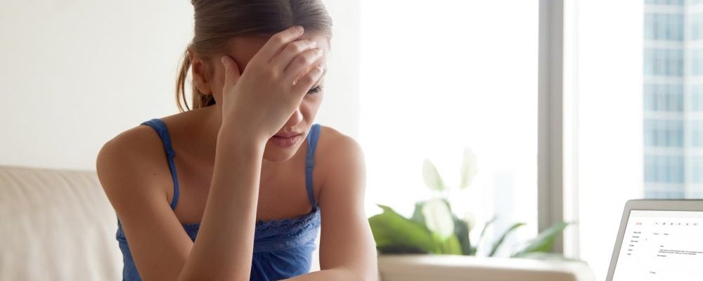 woman-upset-because-of-bad-news-in-e-mail-letter (1)